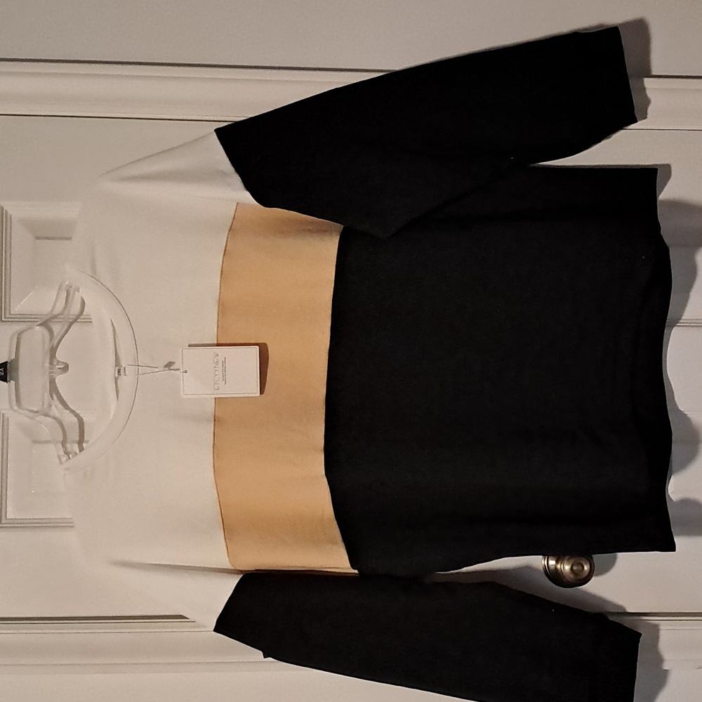 Women's Top NWT